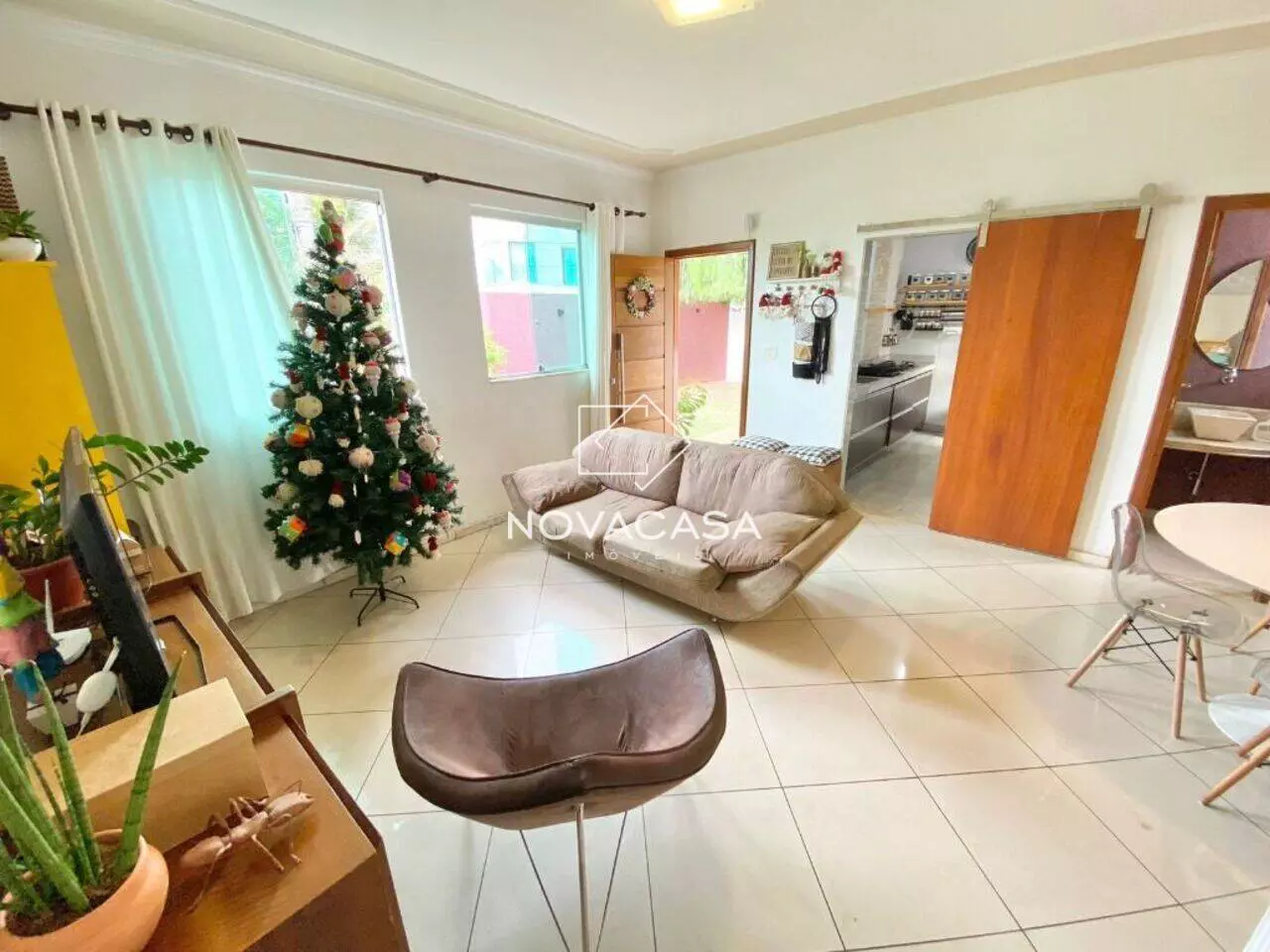 Imagem Casa com 3 Quartos à Venda, 110 m²em Trevo - Belo Horizonte Imagem Casa com 3 Quartos à Venda, 110 m²em Trevo - Belo Horizonte