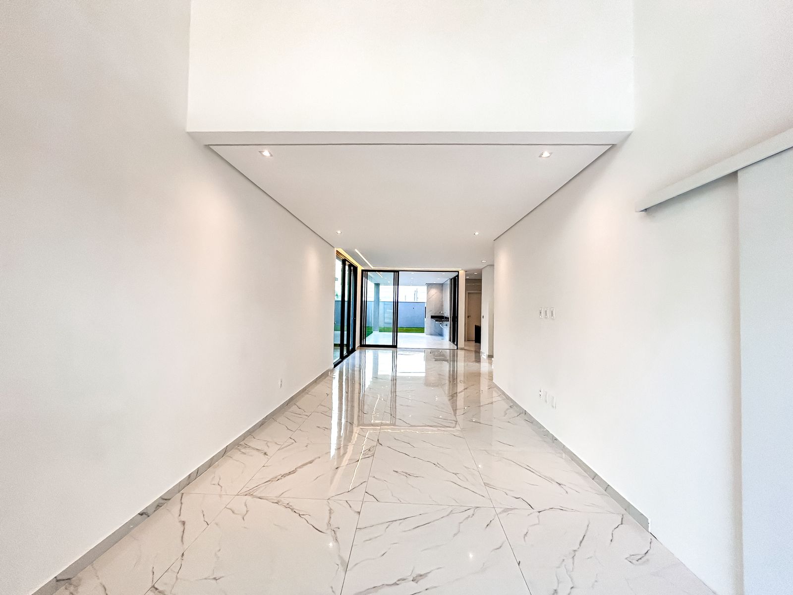 Imagem Casa de Condomínio com 5 Quartos à Venda, 252 m² em Cidade Alpha - Eusébio Imagem Casa de Condomínio com 5 Quartos à Venda, 252 m² em Cidade Alpha - Eusébio
