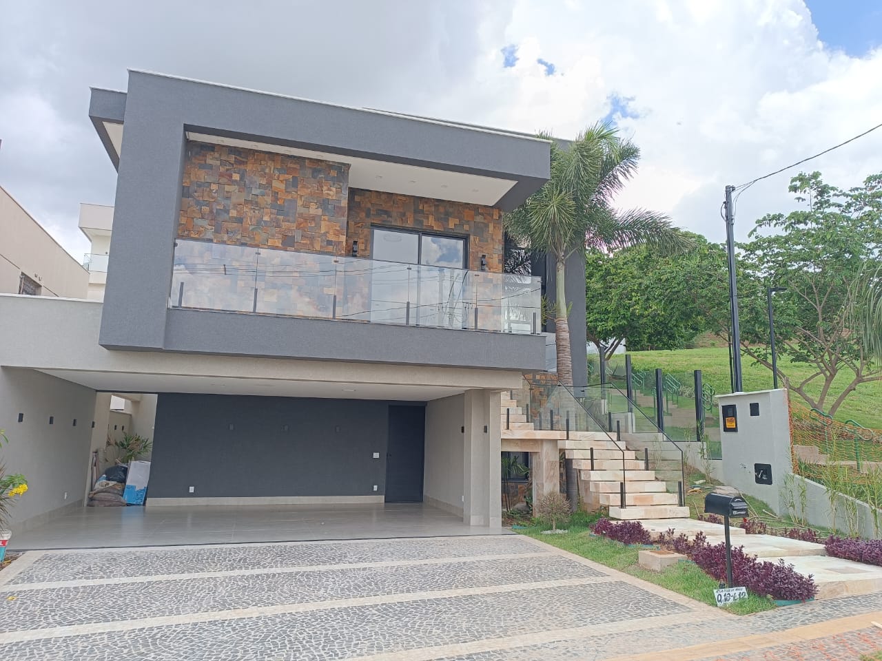 Imagem Sobrado com 4 Quartos à Venda, 263 m²em Jardins Nápoles - Senador Canedo Imagem Sobrado com 4 Quartos à Venda, 263 m²em Jardins Nápoles - Senador Canedo