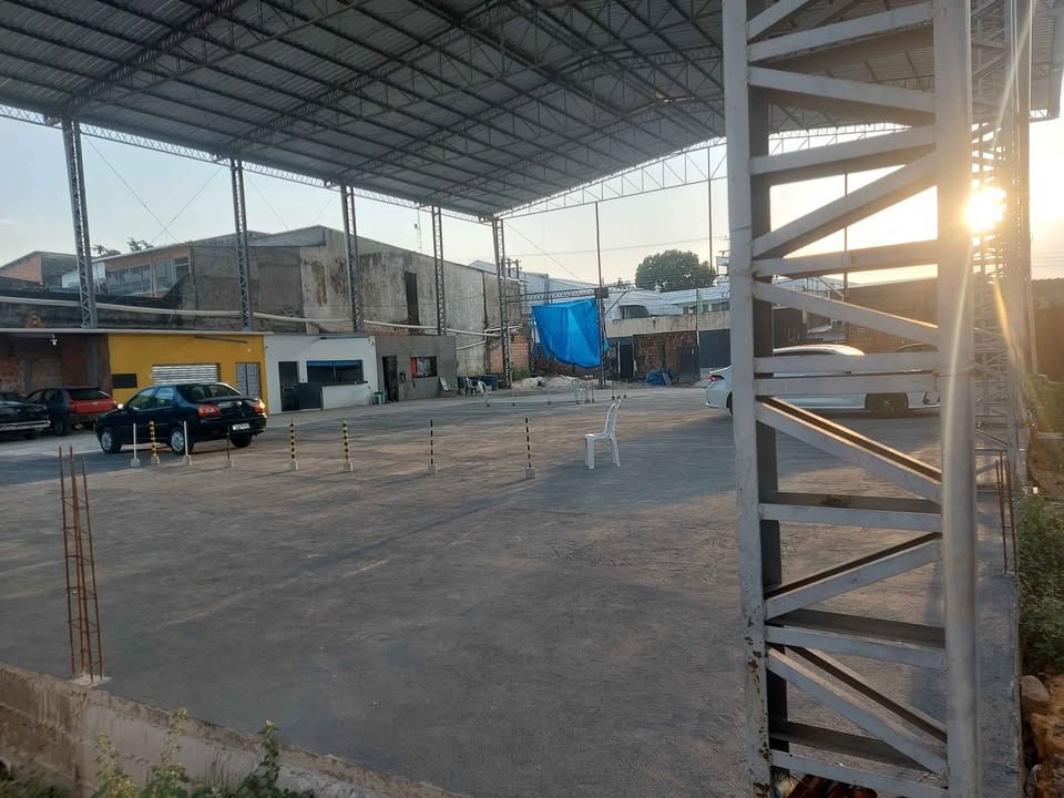 Imagem Cobertura com 5 Quartos para Alugar, 1.000 m² em Aleixo - Manaus Imagem Cobertura com 5 Quartos para Alugar, 1.000 m² em Aleixo - Manaus