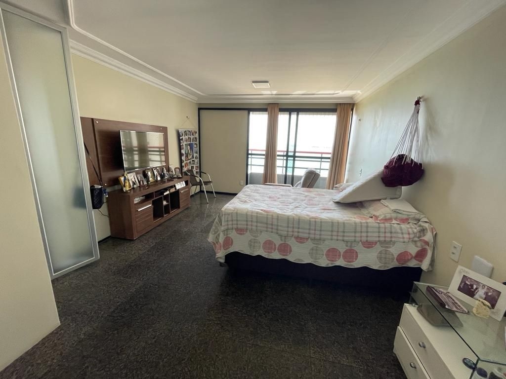 Imagem Apartamento com 3 Quartos à Venda, 225 m²em Meireles - Fortaleza