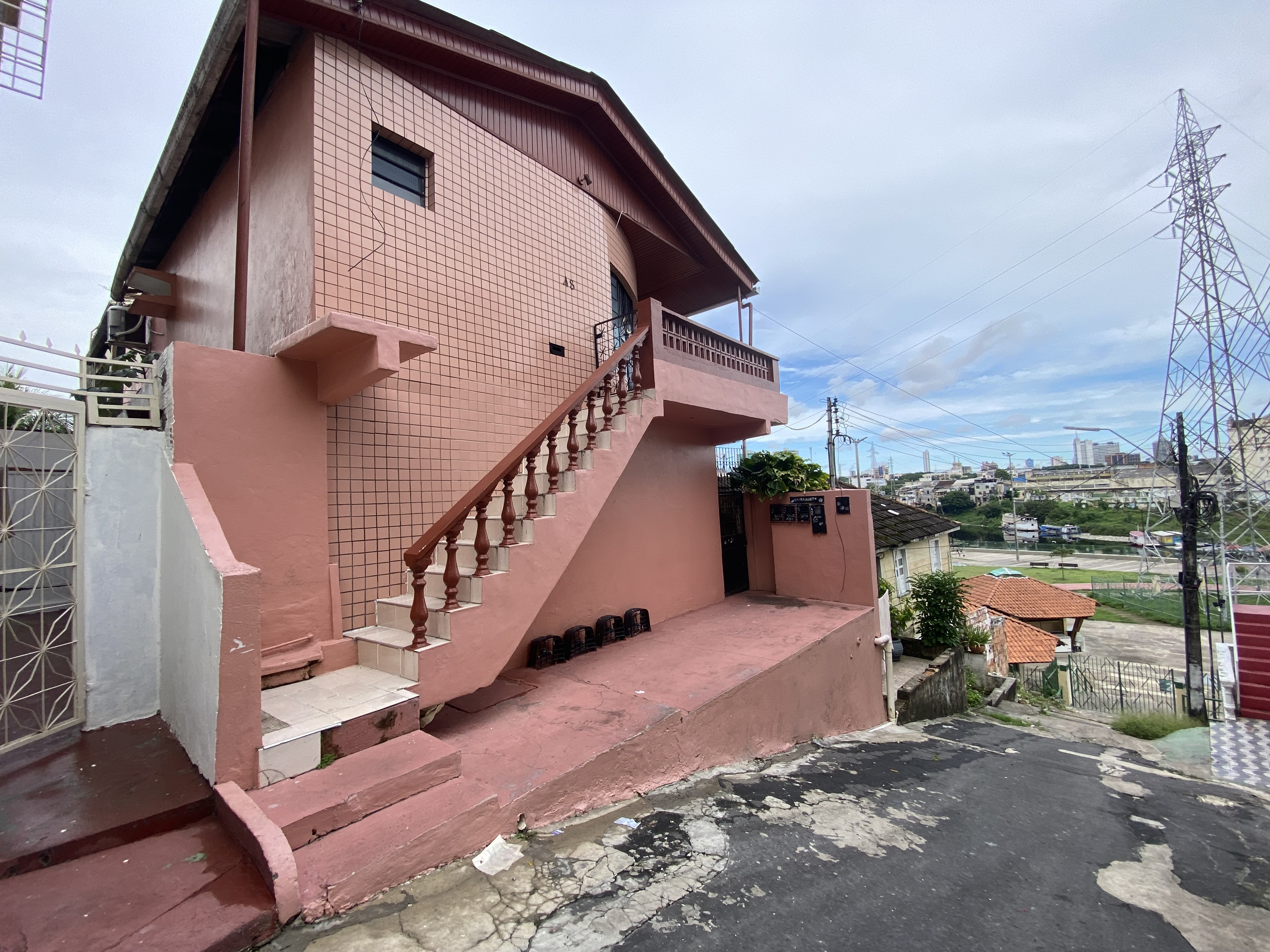 Sobrado com 6 Quartos à Venda, 276 m² em São Raimundo - Manaus