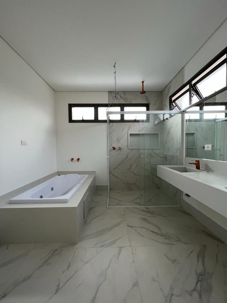 Imagem Casa com 4 Quartos à Venda, 500 m²em Alphaville Residencial Dois - Barueri Imagem Casa com 4 Quartos à Venda, 500 m²em Alphaville Residencial Dois - Barueri