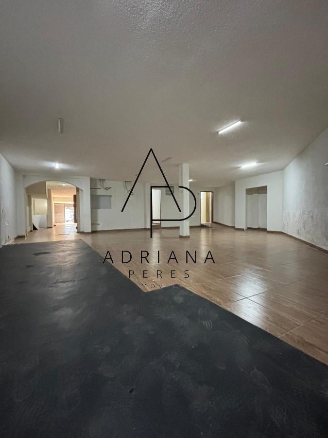 Imagem Ponto Comercial à Venda ou Locação, 240 m² em Campo Grande - Rio de Janeiro Imagem Ponto Comercial à Venda ou Locação, 240 m² em Campo Grande - Rio de Janeiro