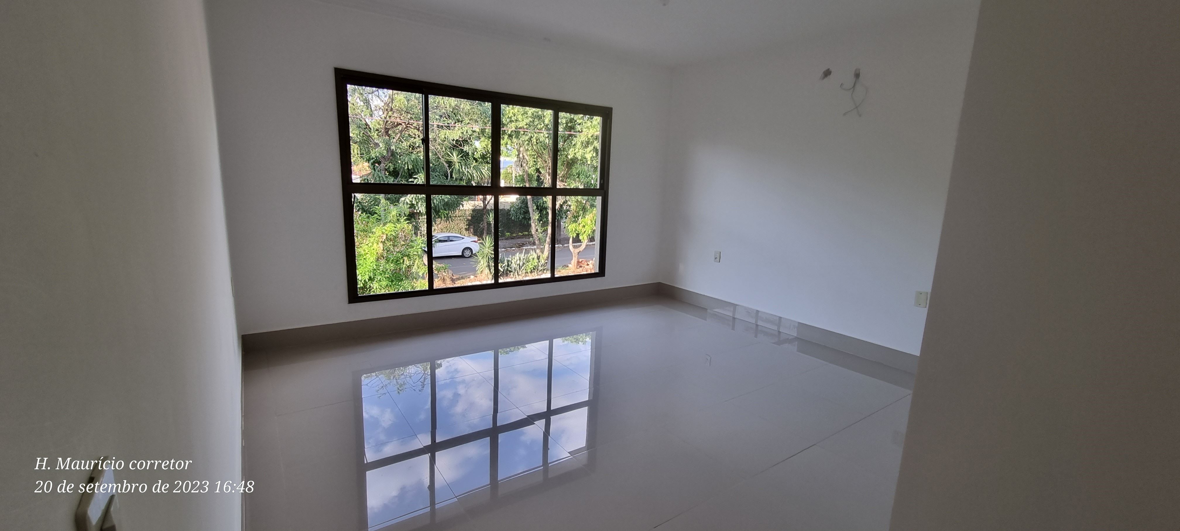Imagem Sobrado com 4 Quartos à Venda, 377 m²em Setor Jaó - Goiânia Imagem Sobrado com 4 Quartos à Venda, 377 m²em Setor Jaó - Goiânia
