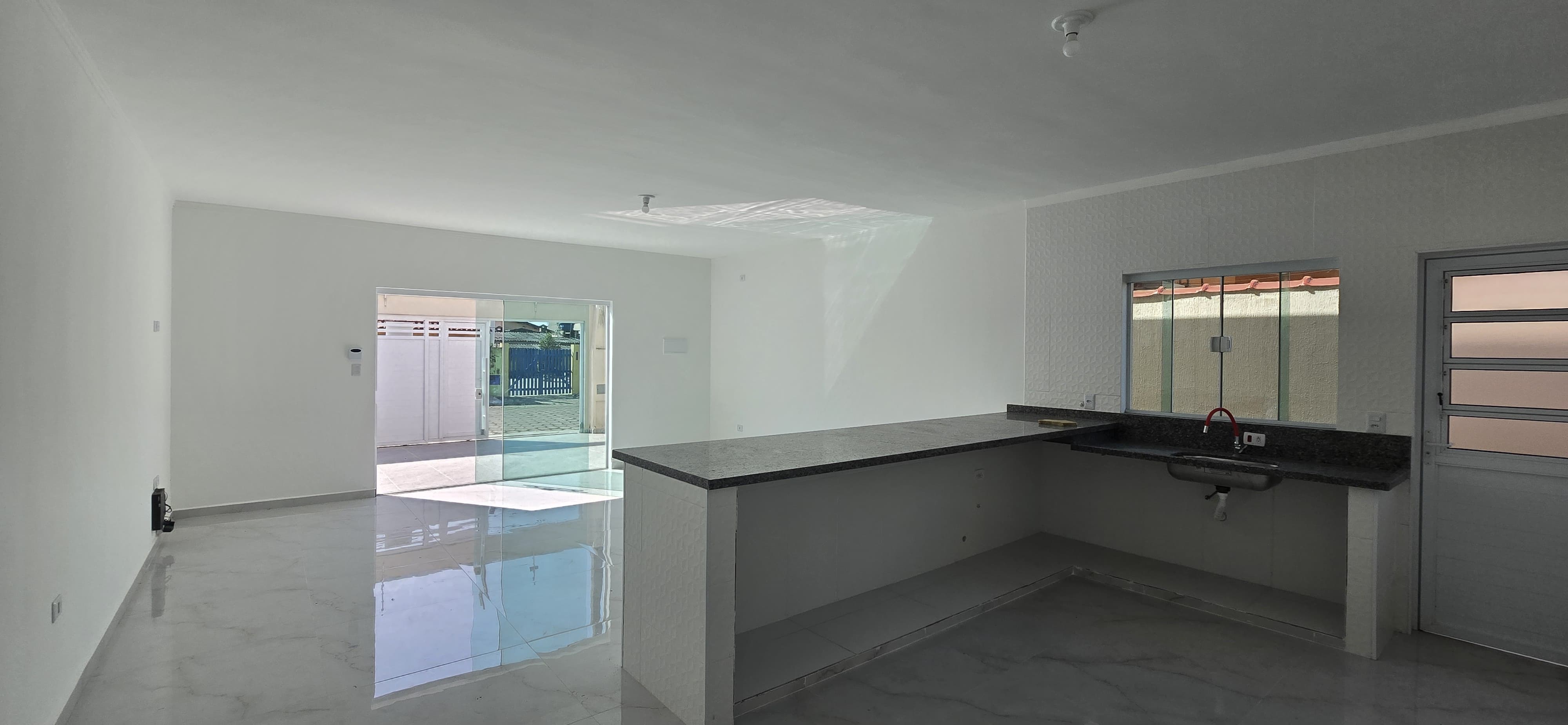 Imagem Casa com 2 Quartos à Venda, 98 m²em Jardim Mosteiro - Itanhaém Imagem Casa com 2 Quartos à Venda, 98 m²em Jardim Mosteiro - Itanhaém