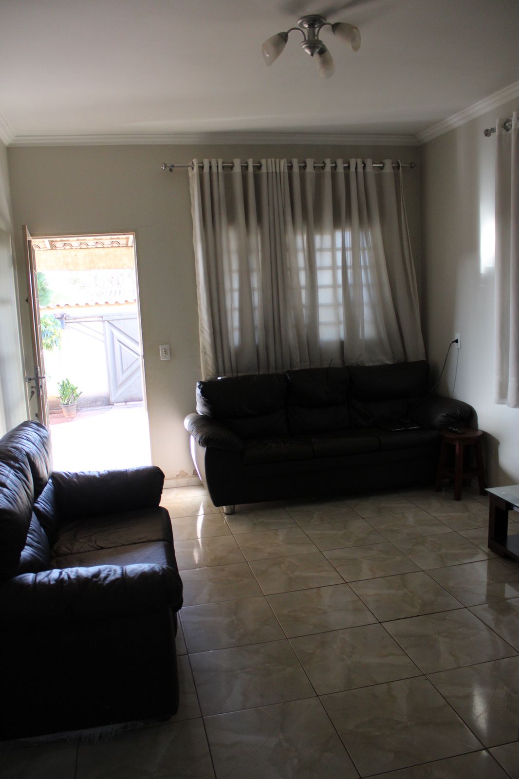 Imagem Casa com 4 Quartos à Venda, 270 m²em Jardim Clarissa - Goiânia Imagem Casa com 4 Quartos à Venda, 270 m²em Jardim Clarissa - Goiânia