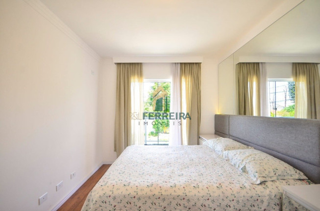 Imagem Sobrado com 3 Quartos à Venda, em Santa Cândida - Curitiba Imagem Sobrado com 3 Quartos à Venda, em Santa Cândida - Curitiba