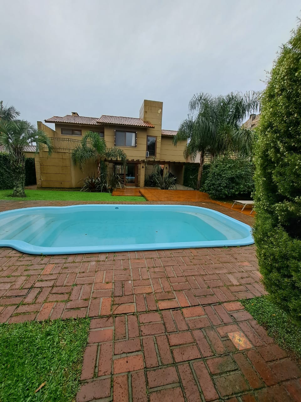 Imagem Casa com 3 Quartos à Venda, 300 m²em Laranjal - Pelotas Imagem Casa com 3 Quartos à Venda, 300 m²em Laranjal - Pelotas