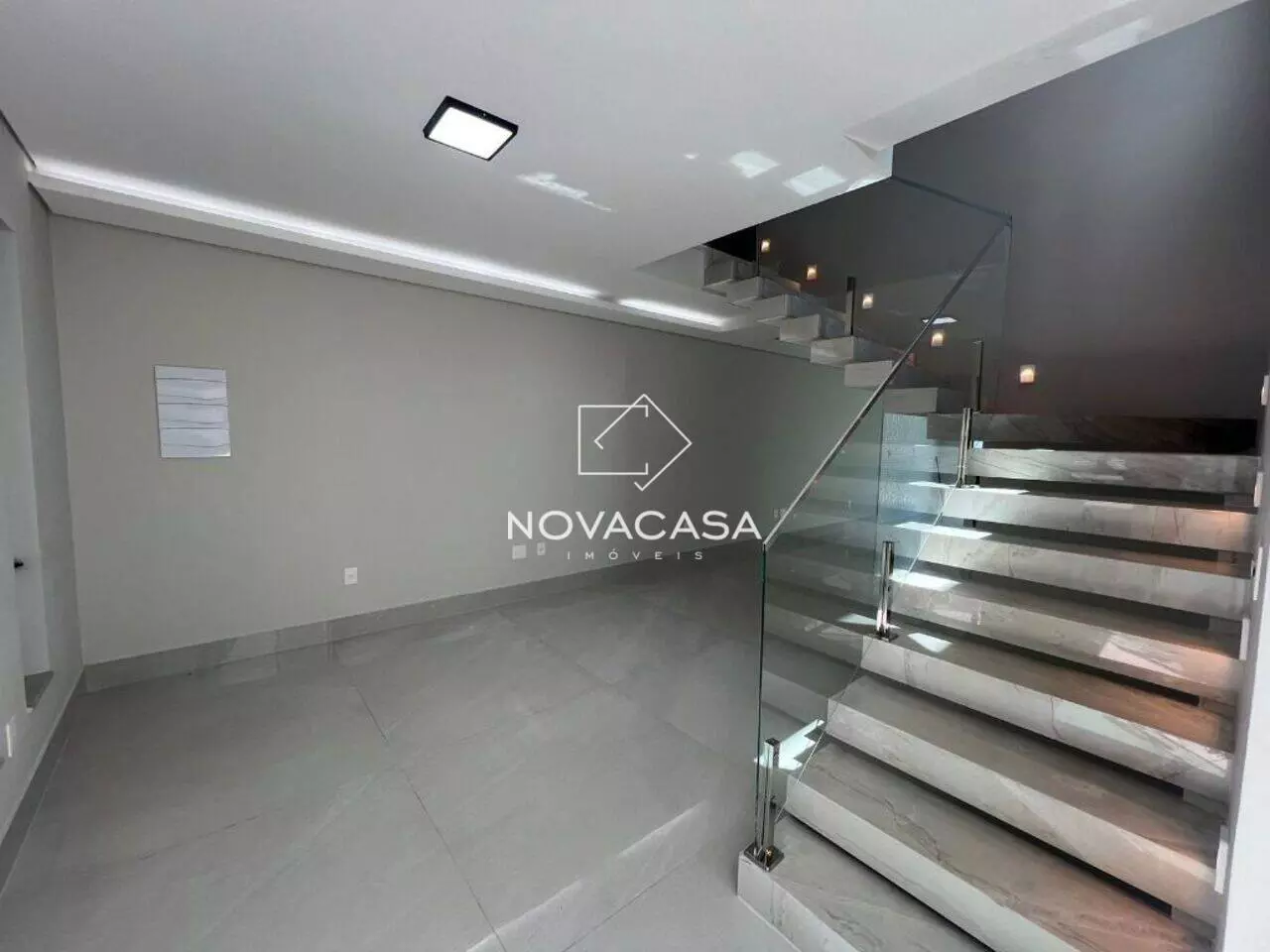 Imagem Casa com 4 Quartos à Venda, 150 m² em Planalto - Belo Horizonte Imagem Casa com 4 Quartos à Venda, 150 m² em Planalto - Belo Horizonte