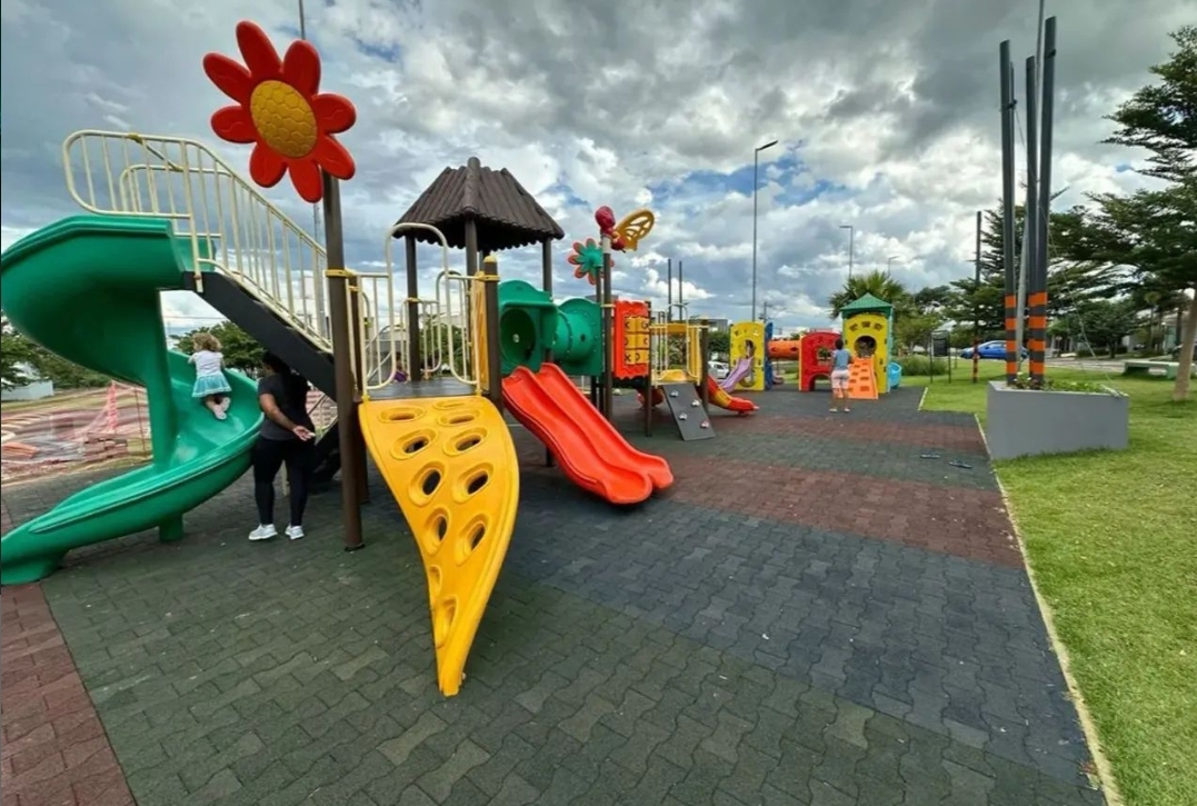 Imagem Terreno à Venda, 360 m²em Jardim Botânico - Uberlândia Imagem Terreno à Venda, 360 m²em Jardim Botânico - Uberlândia