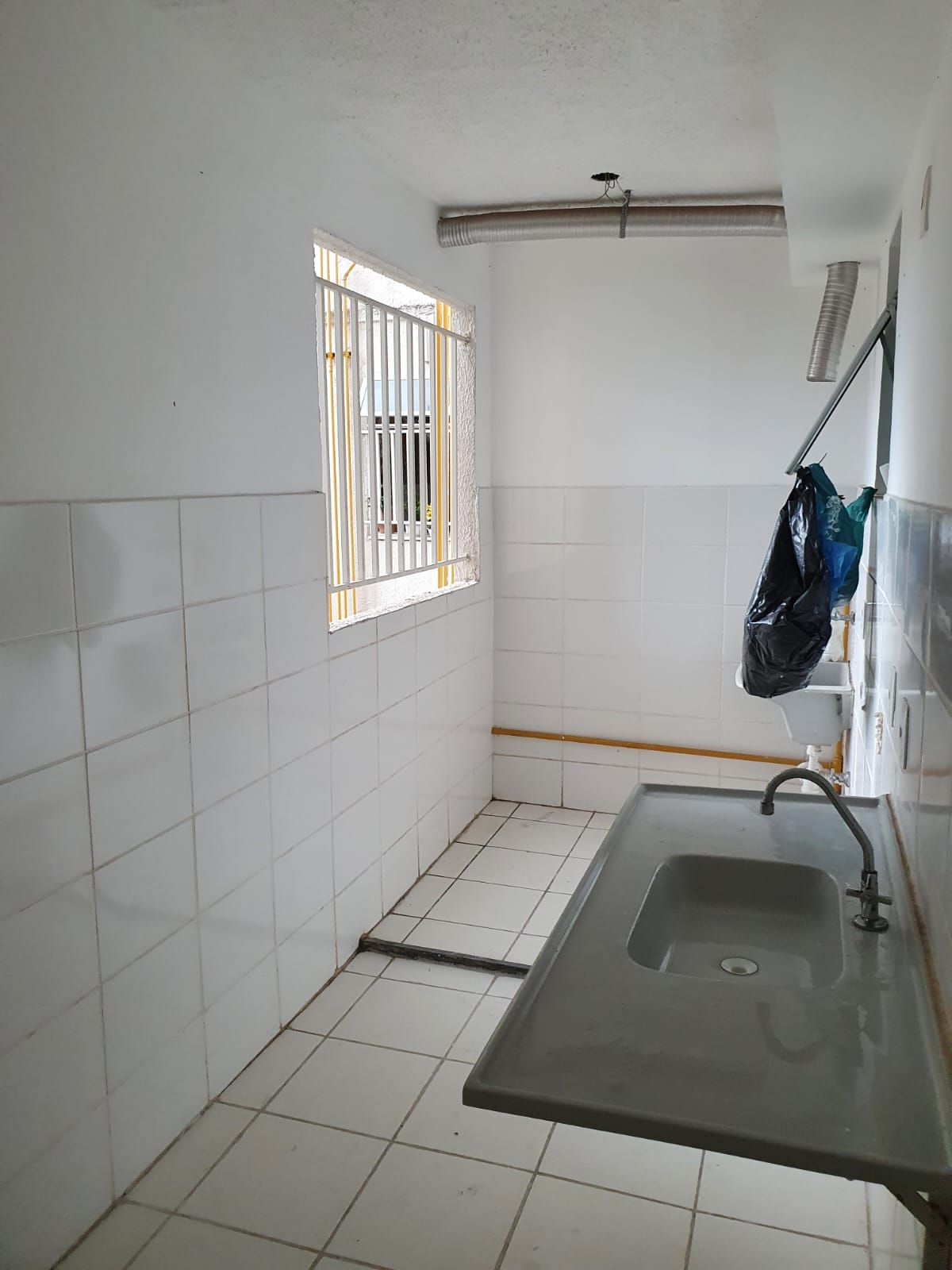 Imagem Apartamento com 2 Quartos para Alugar, 45 m²em Tomás Coelho - Rio de Janeiro