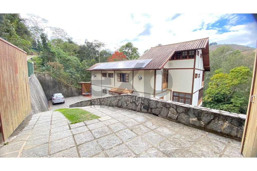 Imagem Casa de Condomínio com 5 Quartos à Venda, 317 m² em Itaipava - Petrópolis