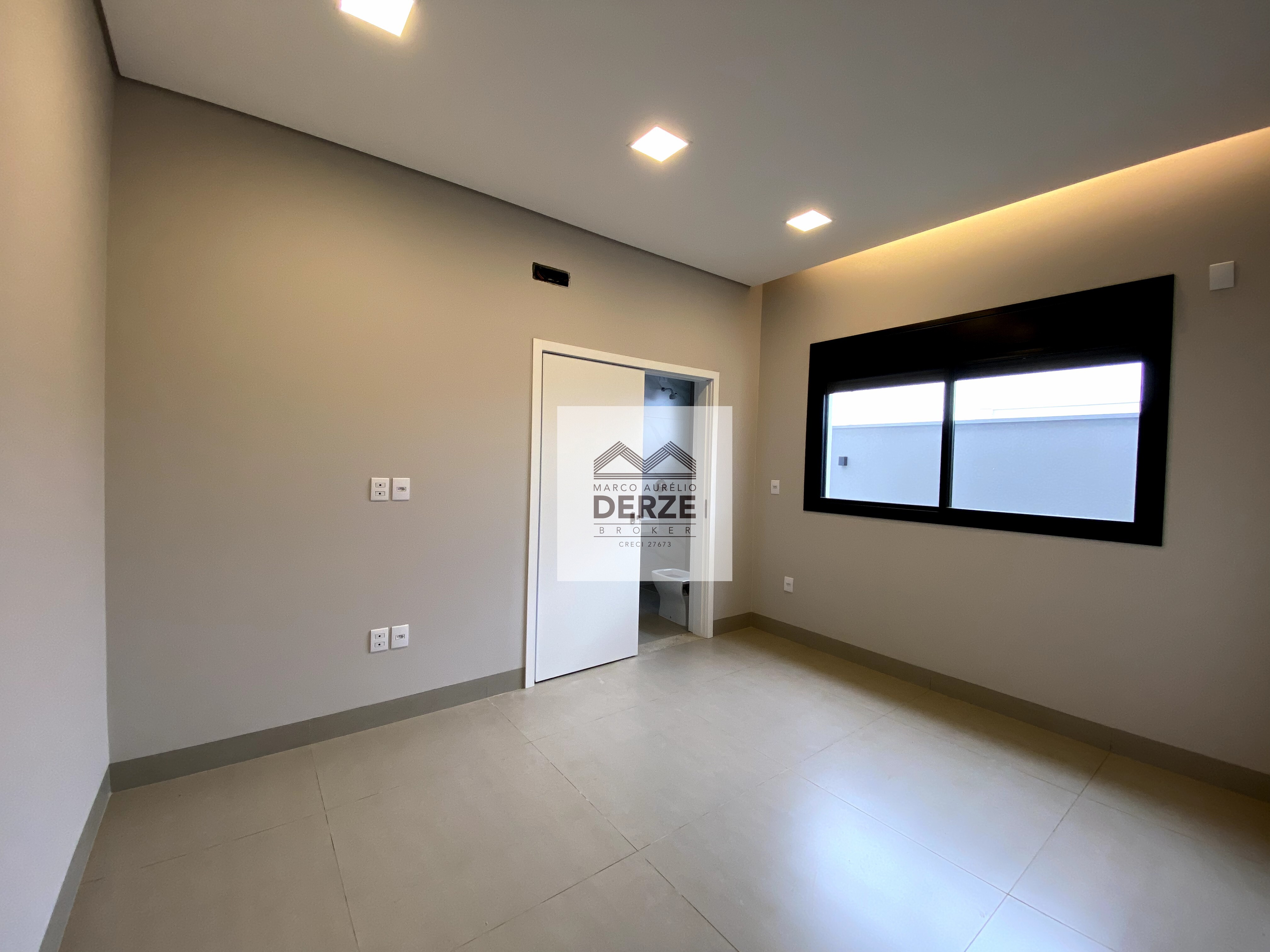 Imagem Casa com 3 Quartos à Venda, 252 m²em Jardim Inconfidência - Uberlândia Imagem Casa com 3 Quartos à Venda, 252 m²em Jardim Inconfidência - Uberlândia
