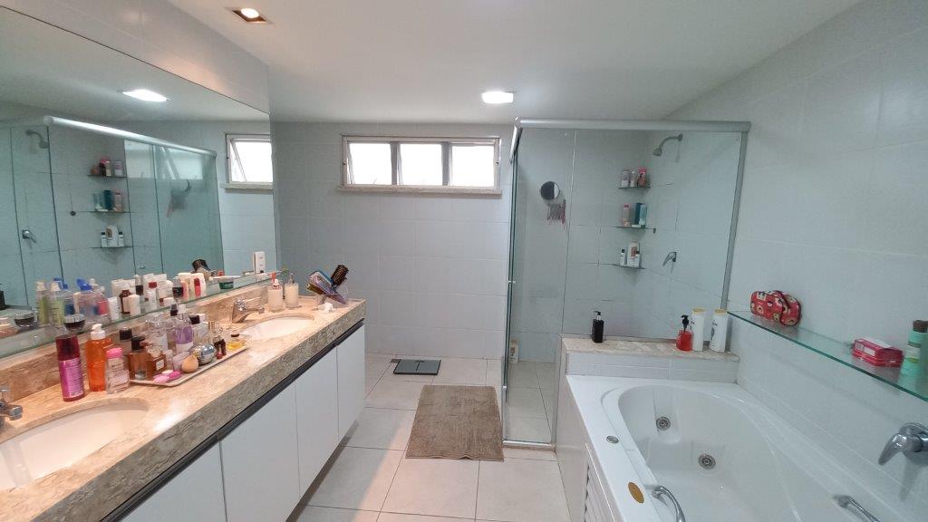Imagem Casa de Condomínio com 4 Quartos à Venda, 300 m²em De Lourdes - Fortaleza