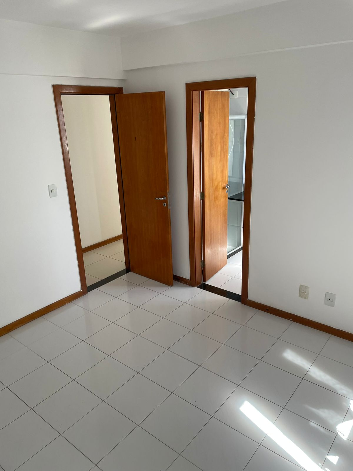Imagem Apartamento com 2 Quartos para Alugar, 74 m²em Pitangueiras - Lauro de Freitas Imagem Apartamento com 2 Quartos para Alugar, 74 m²em Pitangueiras - Lauro de Freitas
