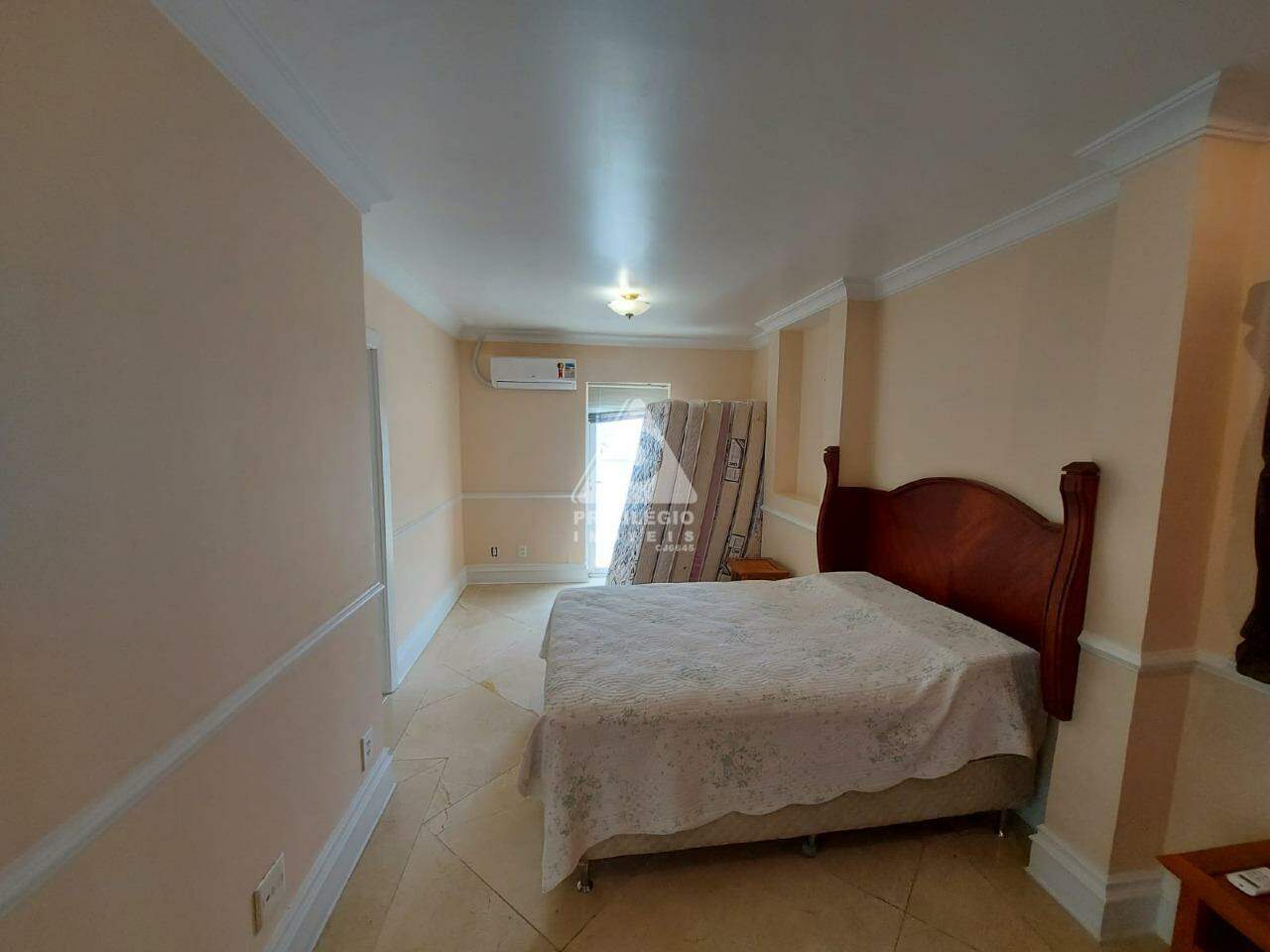 Imagem Cobertura com 4 Quartos à Venda, 744 m²em Copacabana - Rio de Janeiro