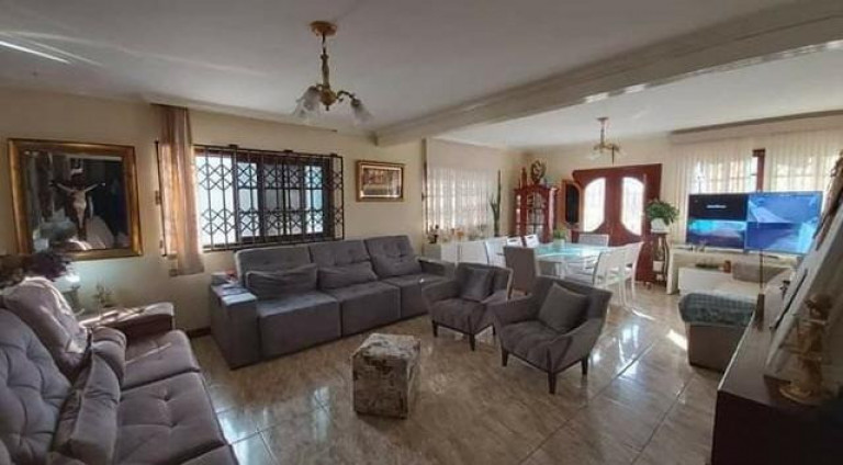 Imagem Casa com 3 Quartos à Venda, 242 m²em Fazendinha - Teresópolis Imagem Casa com 3 Quartos à Venda, 242 m²em Fazendinha - Teresópolis