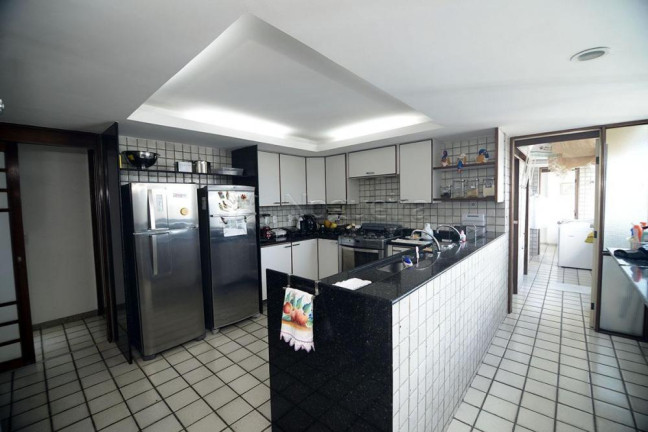 Imagem Casa com 4 Quartos à Venda, 393 m² em Casa Amarela - Recife