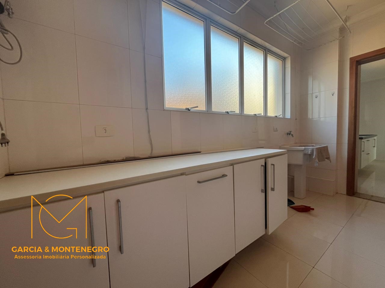 Imagem Apartamento com 3 Quartos para Alugar, 130 m²em Gonzaga - Santos