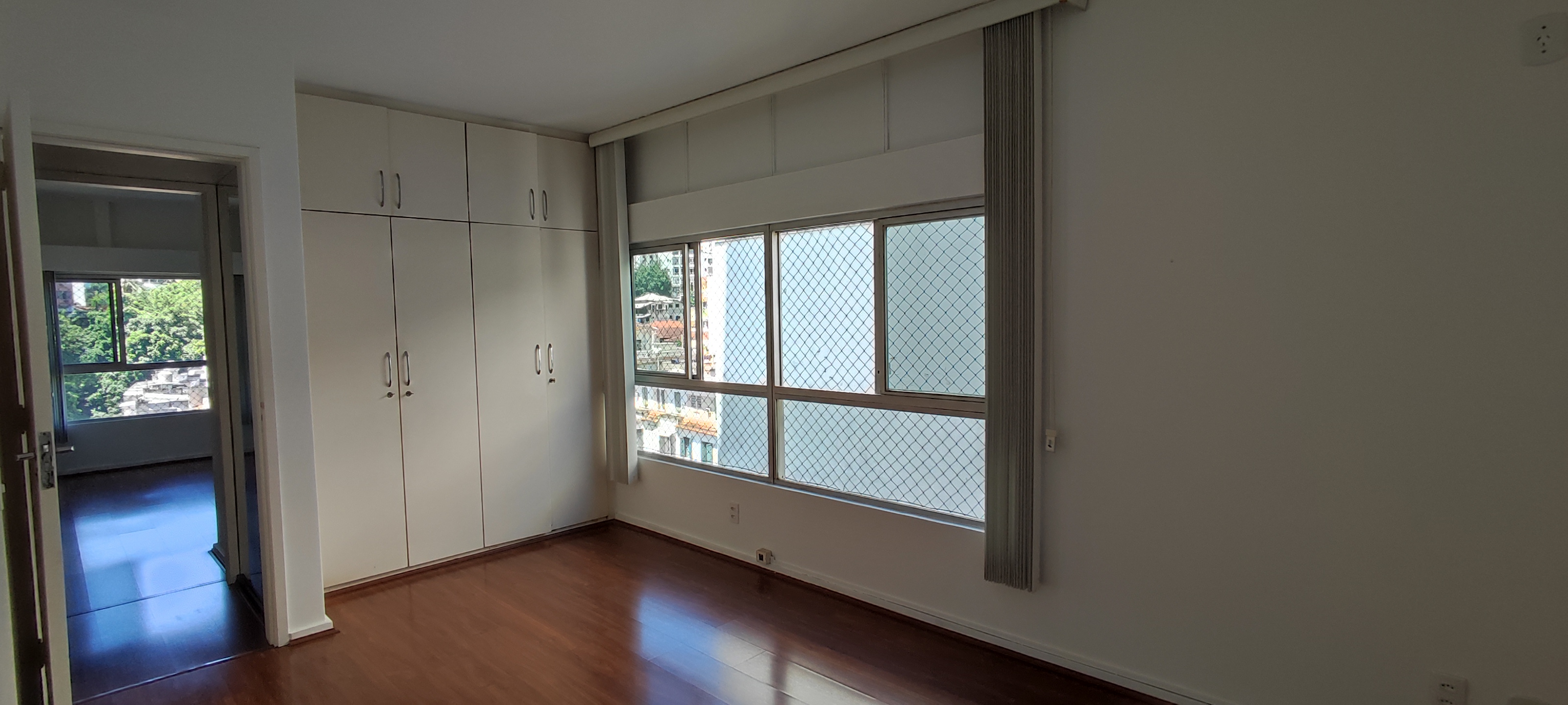 Imagem Apartamento com 3 Quartos à Venda, 118 m²em Laranjeiras - Rio de Janeiro Imagem Apartamento com 3 Quartos à Venda, 118 m²em Laranjeiras - Rio de Janeiro