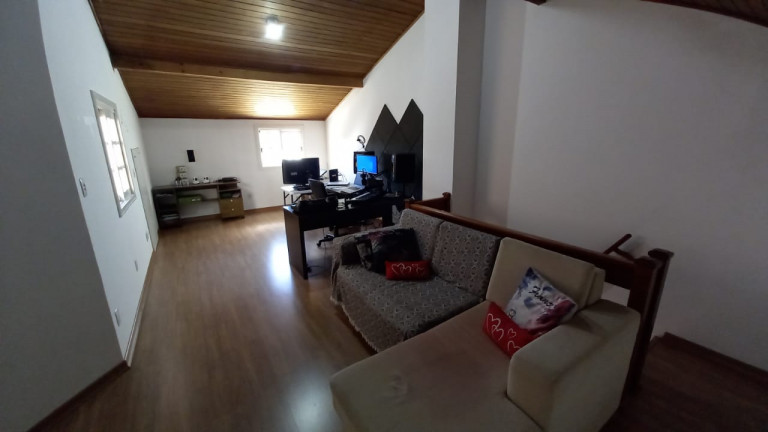 Imagem Casa com 3 Quartos à Venda, 99 m² em Hípica - Porto Alegre Imagem Casa com 3 Quartos à Venda, 99 m² em Hípica - Porto Alegre