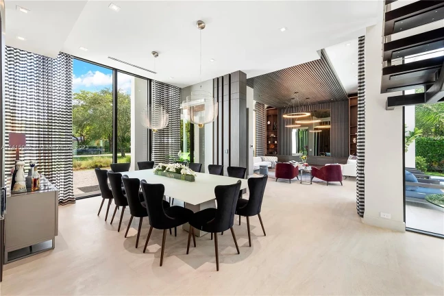 Imagem Casa com 5 Quartos à Venda, 387 m²em Alphaville Residencial Um - Barueri Imagem Casa com 5 Quartos à Venda, 387 m²em Alphaville Residencial Um - Barueri