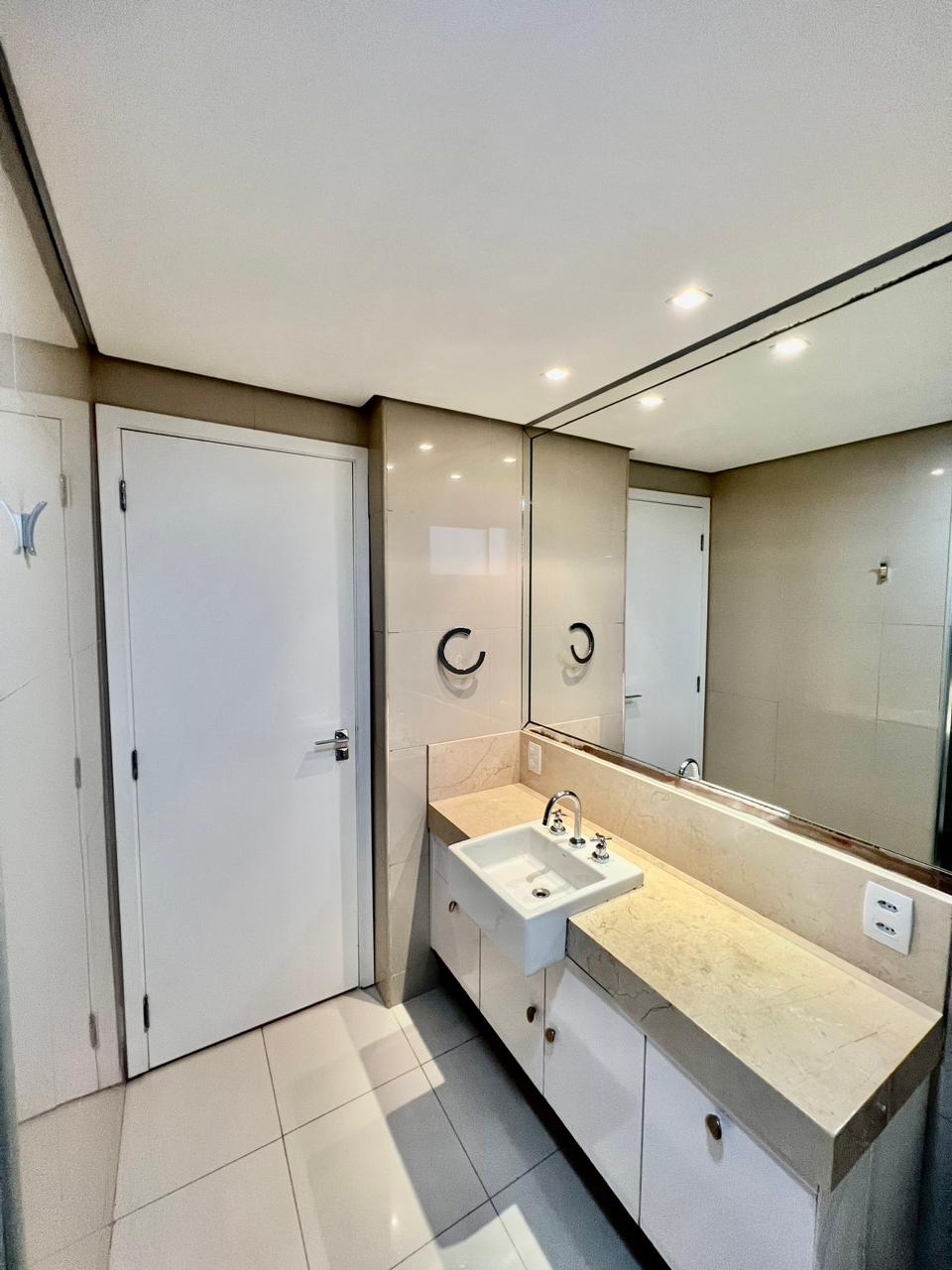 Imagem Apartamento com 2 Quartos à Venda, 135 m²em Cambuí - Campinas