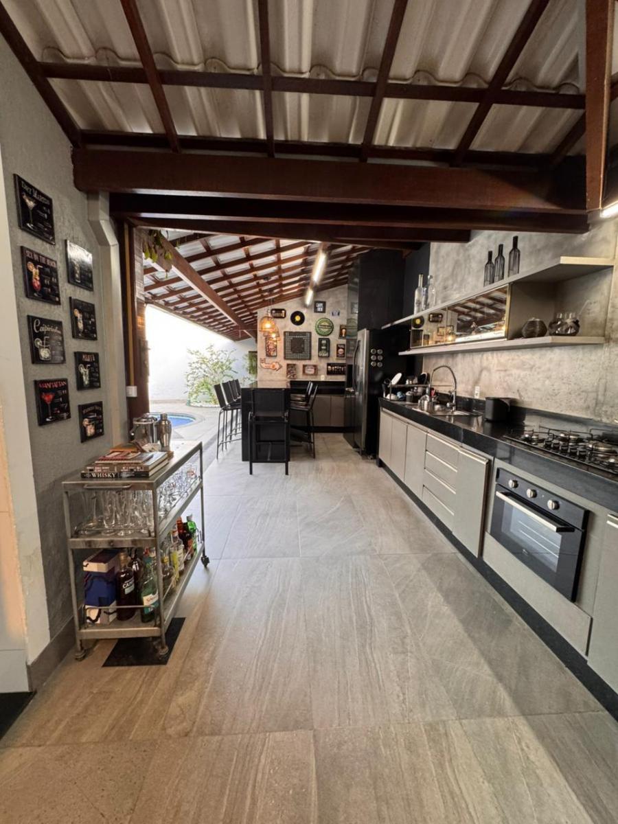 Imagem Casa com 3 Quartos à Venda, 213 m² em Santa Amélia - Belo Horizonte Imagem Casa com 3 Quartos à Venda, 213 m² em Santa Amélia - Belo Horizonte