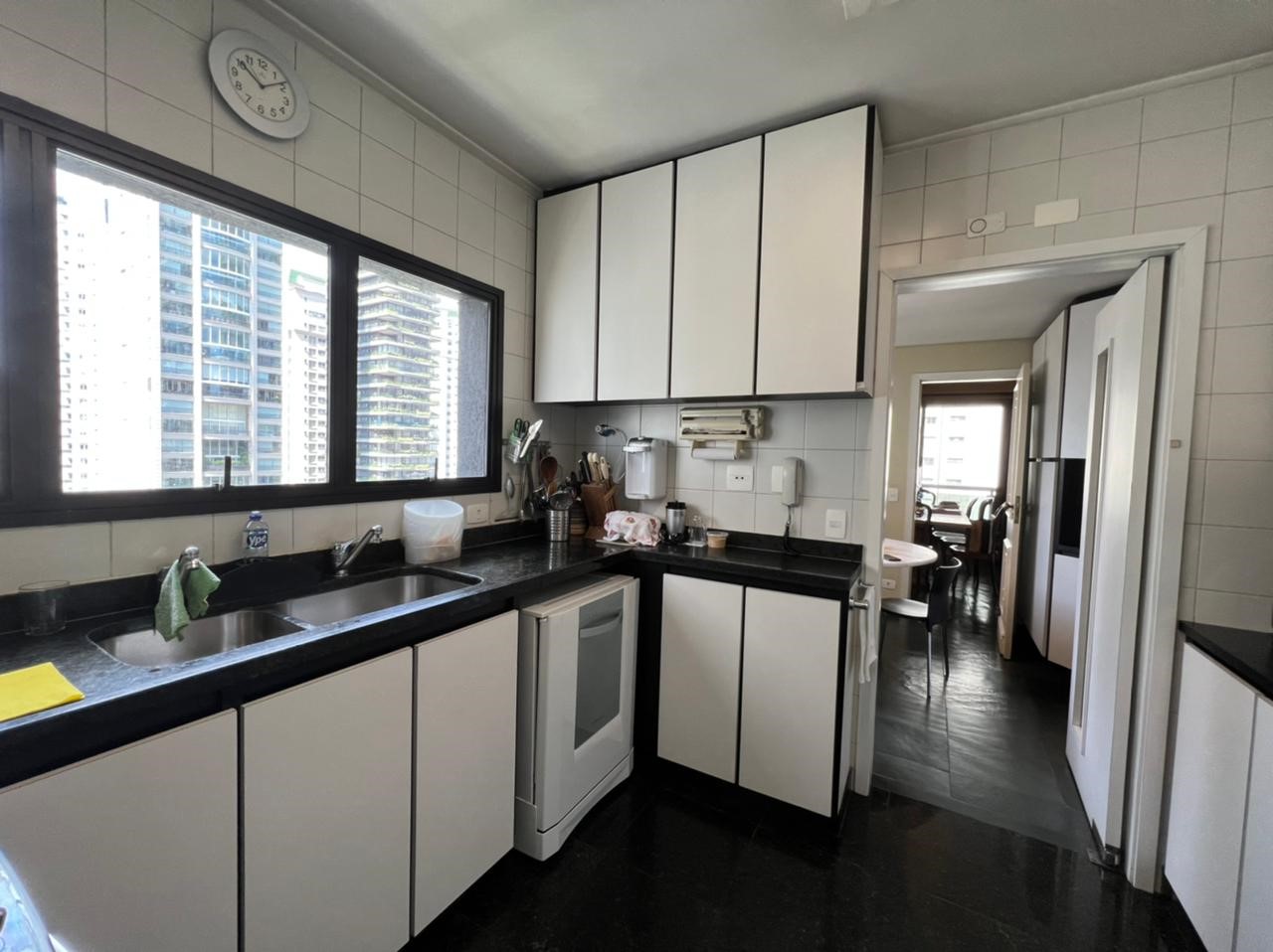 Imagem Apartamento com 4 Quartos à Venda, 220 m²em Itaim Bibi - São Paulo Imagem Apartamento com 4 Quartos à Venda, 220 m²em Itaim Bibi - São Paulo