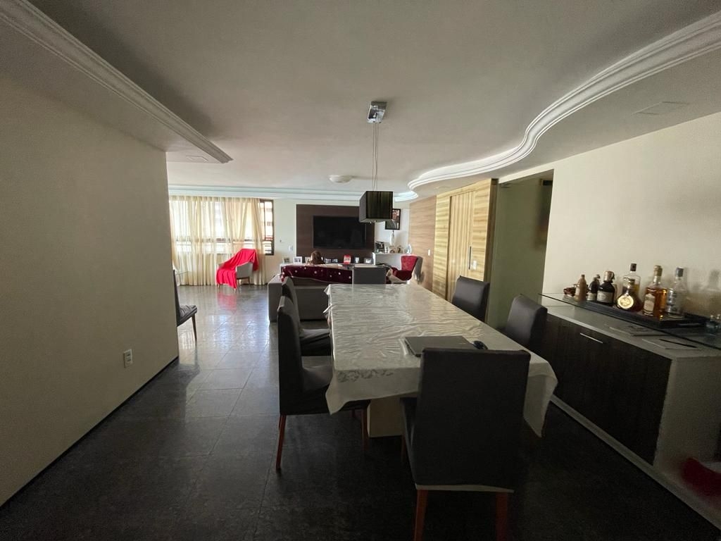 Imagem Apartamento com 3 Quartos à Venda, 225 m²em Meireles - Fortaleza