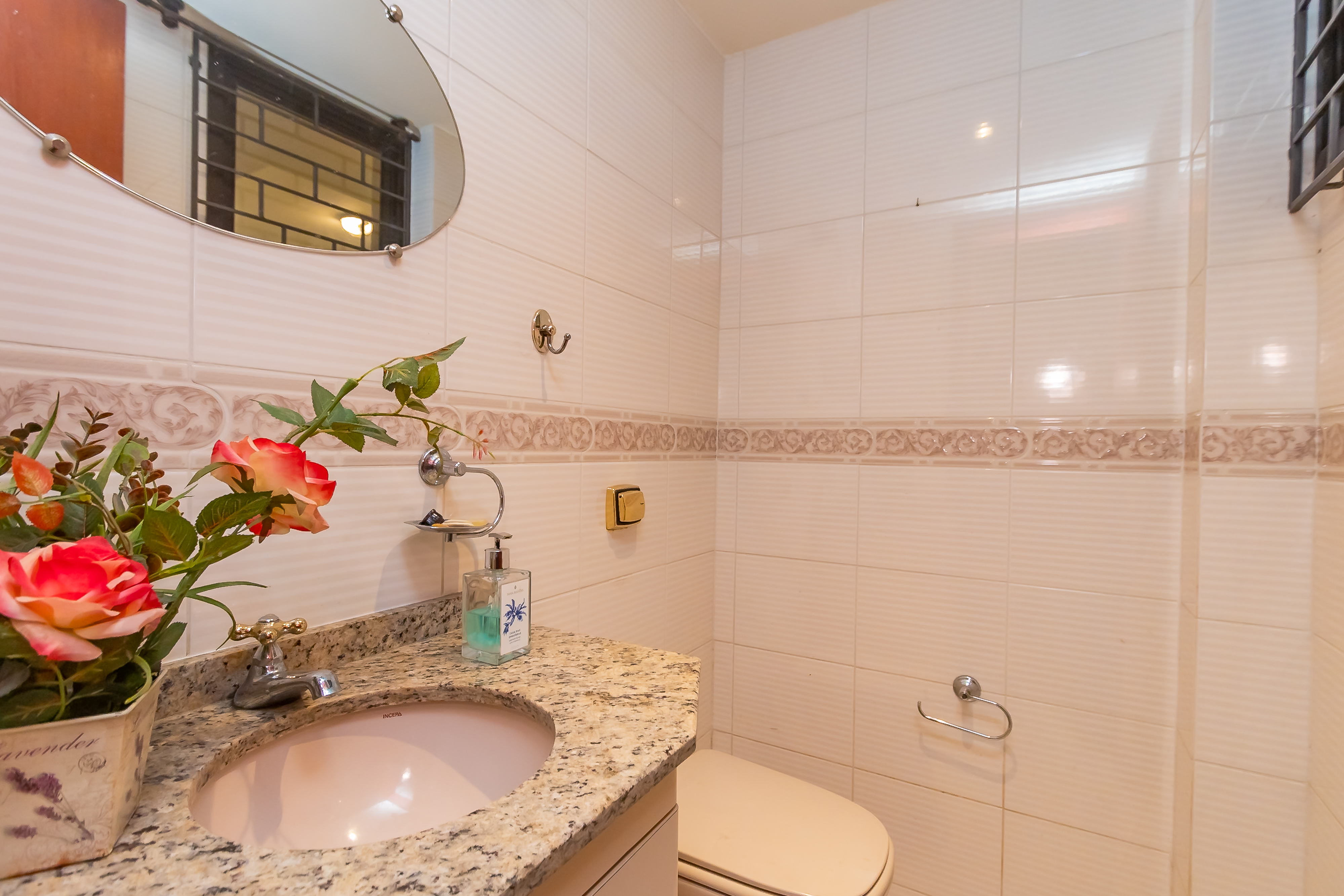 Imagem Casa de Condomínio com 3 Quartos à Venda, 278 m²em Vista Alegre - Curitiba