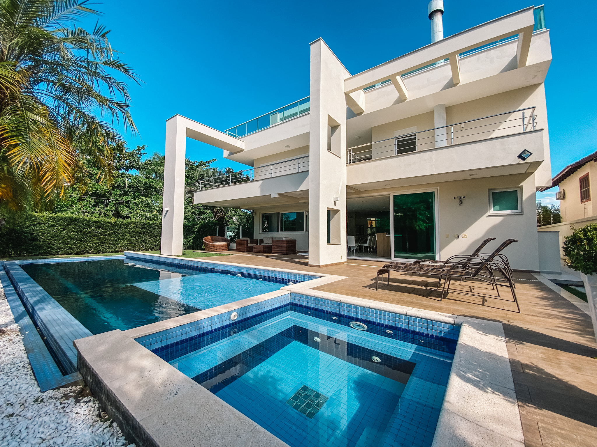 Imagem Casa com 6 Quartos à Venda, 1.000 m² em Jurerê Internacional - Florianópolis Imagem Casa com 6 Quartos à Venda, 1.000 m² em Jurerê Internacional - Florianópolis