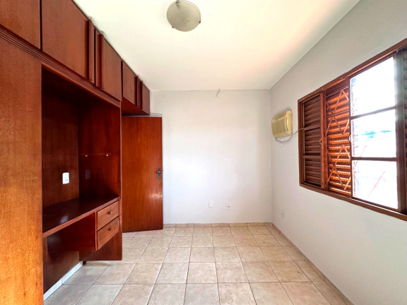 Imagem Sobrado com 4 Quartos à Venda, 188 m²em Jardim América - Goiânia