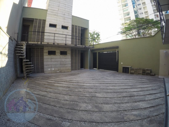 Sobrado com 10 Quartos à Venda, 350 m² em Campo Belo - São Paulo