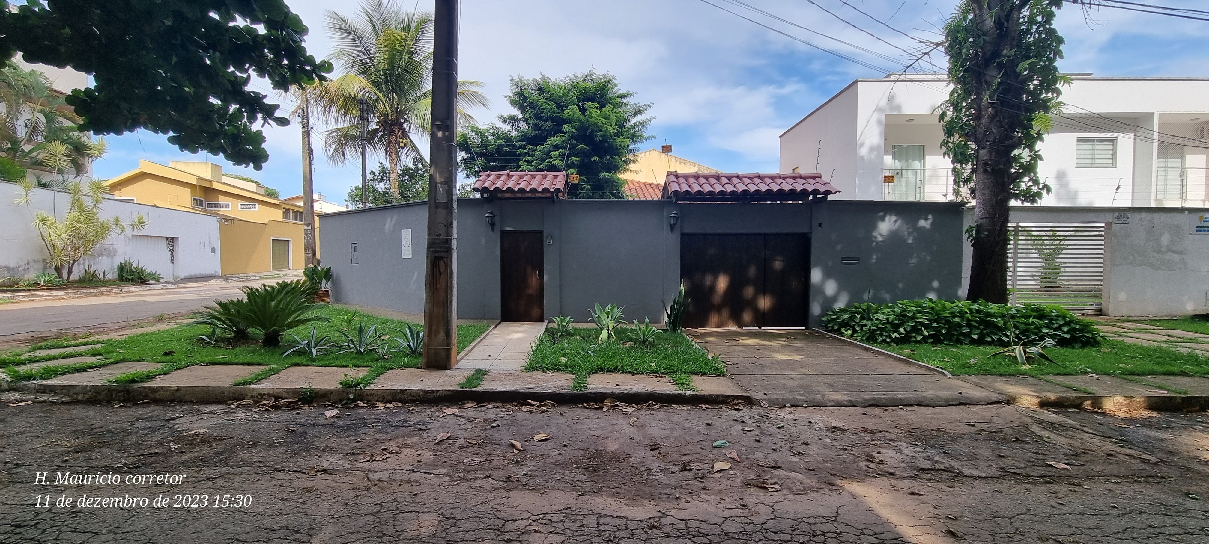 Imagem Casa com 4 Quartos à Venda, 240 m²em Setor Jaó - Goiânia Imagem Casa com 4 Quartos à Venda, 240 m²em Setor Jaó - Goiânia