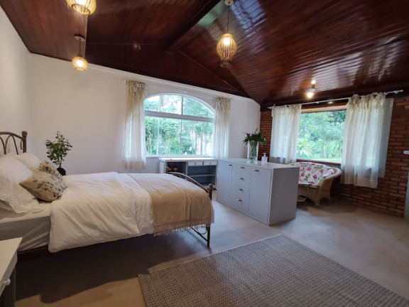 Imagem Chácara com 8 Quartos à Venda,  em Jardim Santa Vitória (Canguera) - São Roque