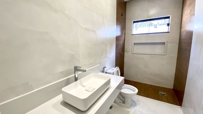 Imagem Casa de Condomínio com 3 Quartos à Venda,  em Samambaia Sul (Samambaia) - Brasília
