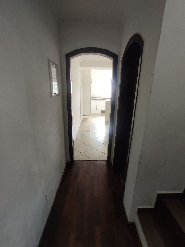 Imagem Casa com 3 Quartos para Alugar, 300 m²em Vila Clarice - São Paulo