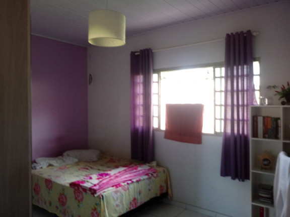 Imagem Casa com 3 Quartos à Venda, 210 m² em Parque Flamboyant - Goiânia Imagem Casa com 3 Quartos à Venda, 210 m² em Parque Flamboyant - Goiânia