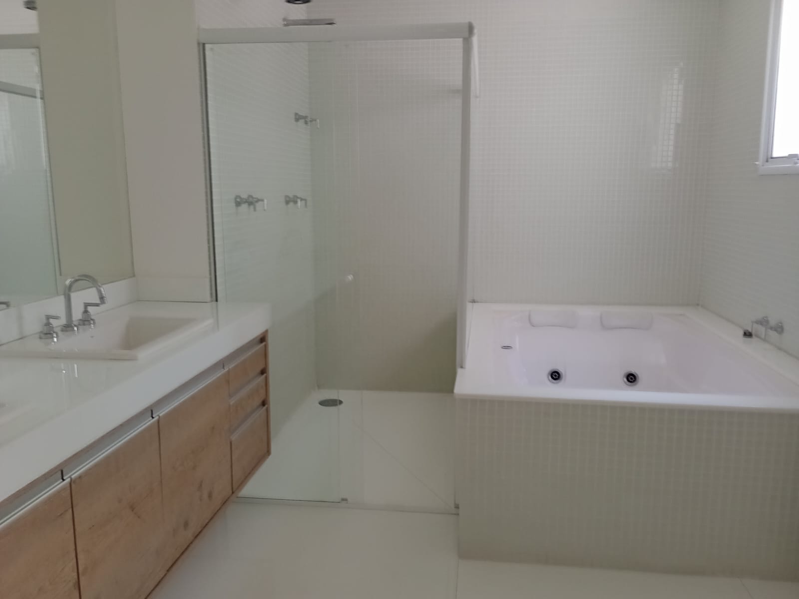 Imagem Casa de Condomínio com 4 Quartos à Venda, 380 m²em Alphaville - Santana de Parnaíba Imagem Casa de Condomínio com 4 Quartos à Venda, 380 m²em Alphaville - Santana de Parnaíba