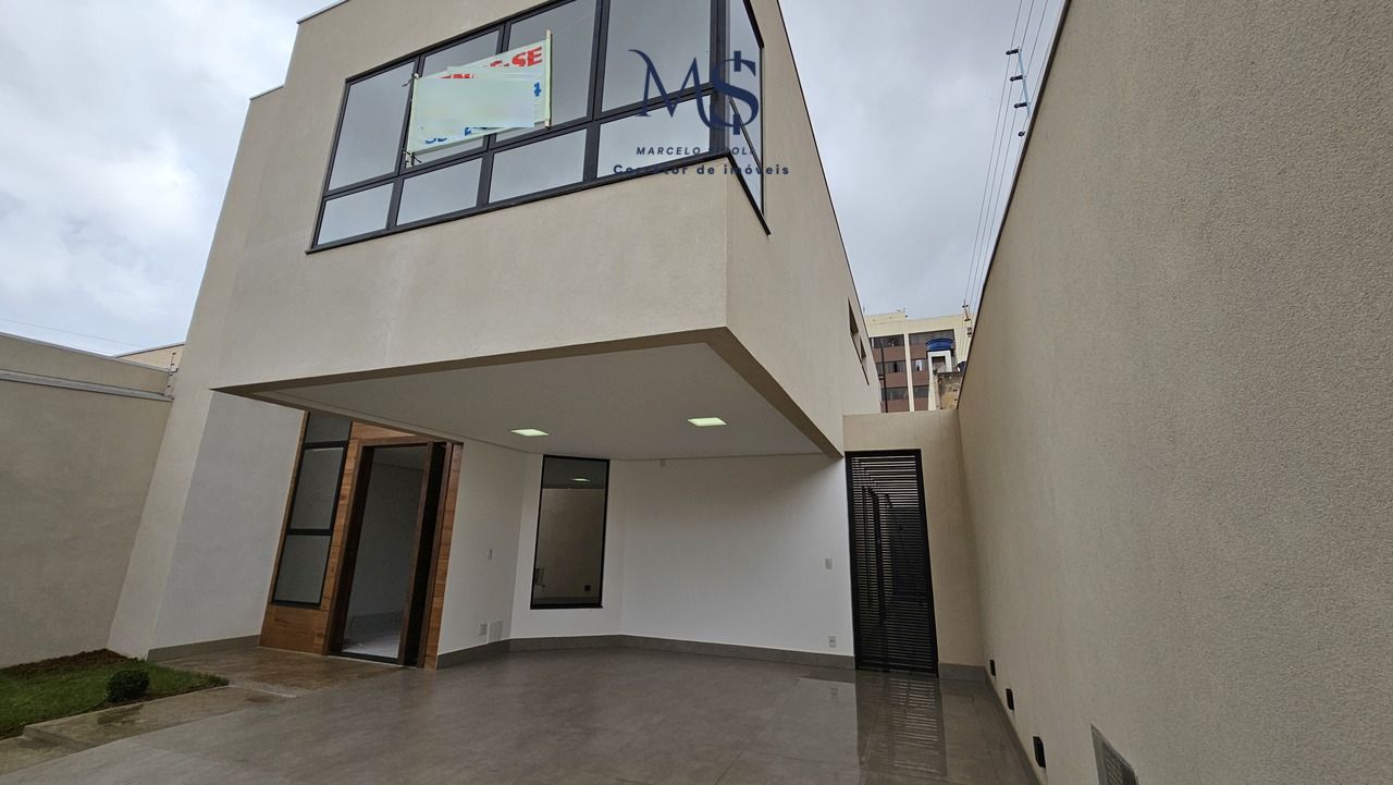Imagem Casa com 5 Quartos à Venda, 270 m²em Guará II - Brasília