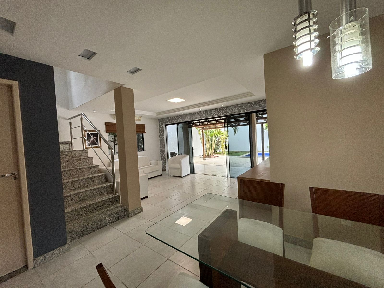 Imagem Casa com 3 Quartos para Alugar, 170 m²em Buraquinho - Lauro de Freitas Imagem Casa com 3 Quartos para Alugar, 170 m²em Buraquinho - Lauro de Freitas