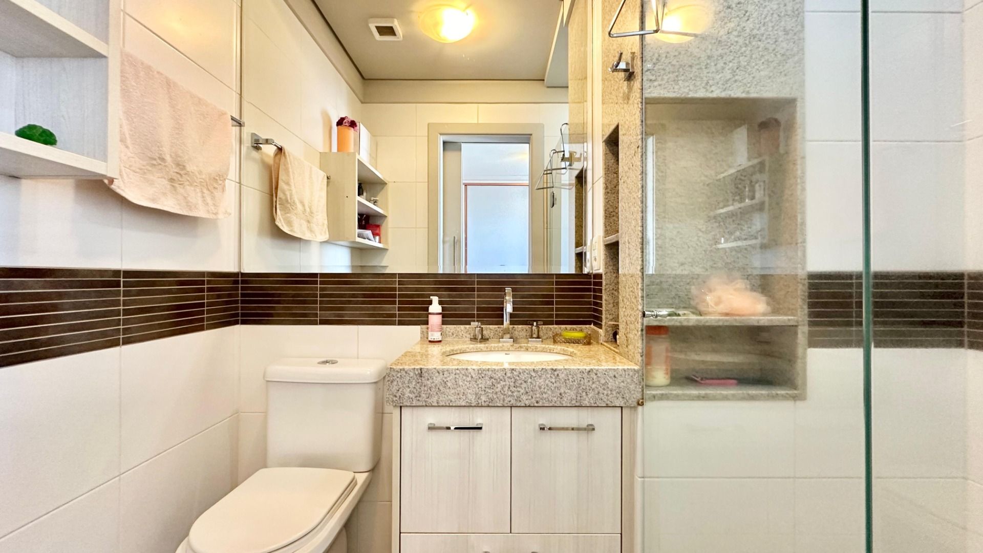 Imagem Apartamento com 3 Quartos à Venda, 215 m²em Bela Suiça - Londrina
