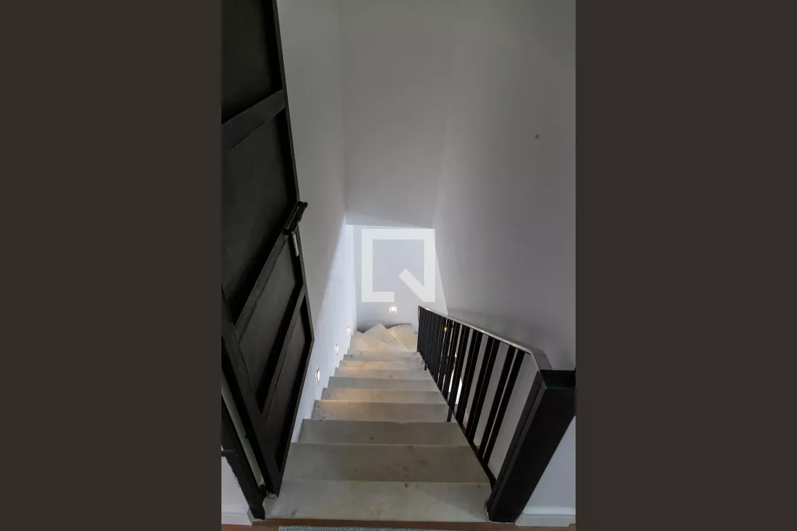 Imagem Casa com 4 Quartos à Venda, 257 m²em Vila Gumercindo - São Paulo Imagem Casa com 4 Quartos à Venda, 257 m²em Vila Gumercindo - São Paulo
