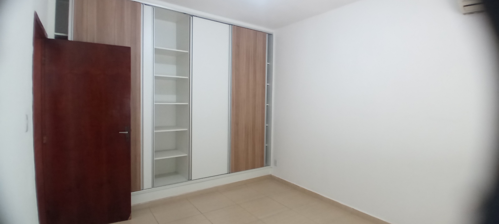 Imagem Casa com 4 Quartos à Venda, 173 m²em Centro - Taubaté Imagem Casa com 4 Quartos à Venda, 173 m²em Centro - Taubaté