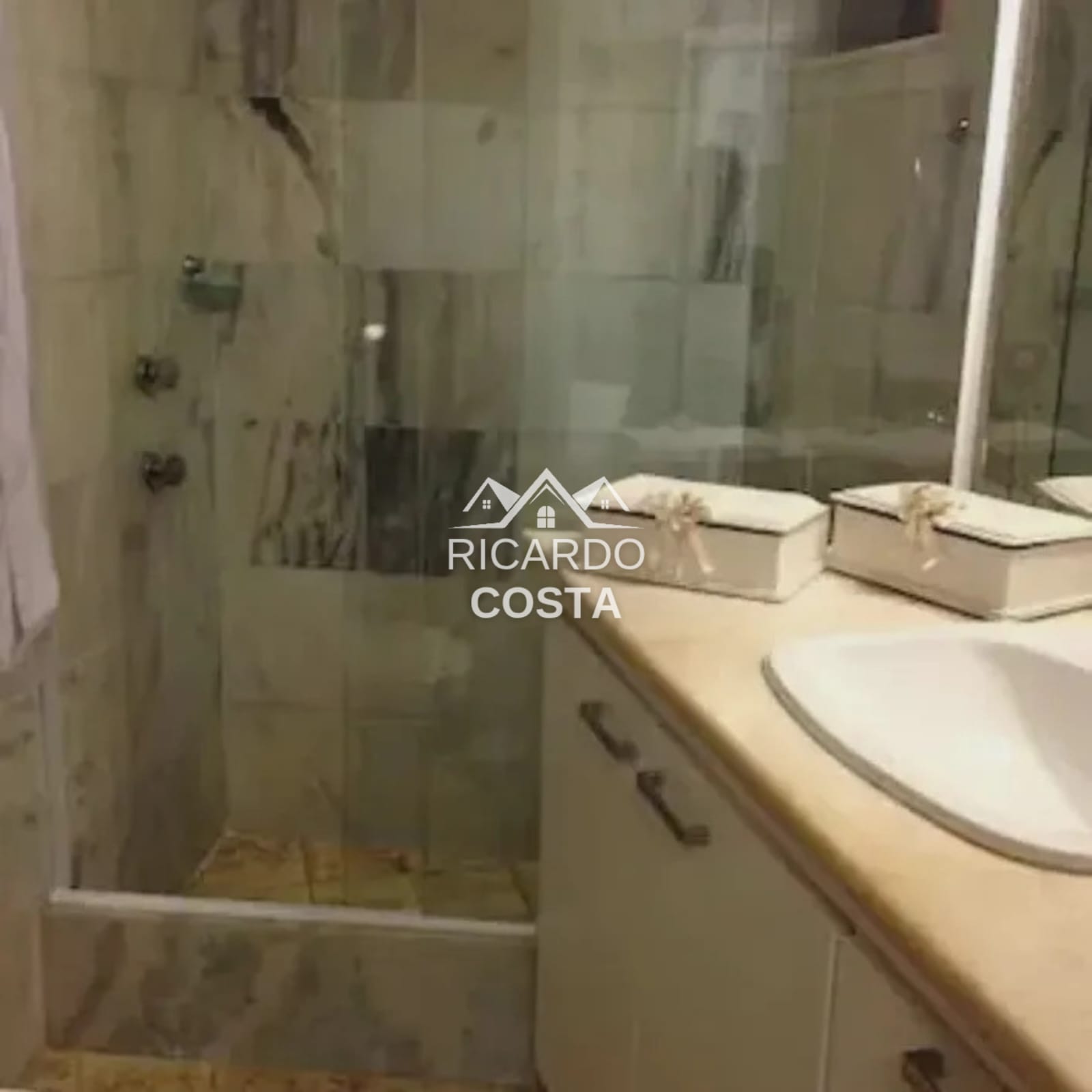Imagem Apartamento com 2 Quartos à Venda ou Locação, 180 m² em Ipanema - Rio de Janeiro Imagem Apartamento com 2 Quartos à Venda ou Locação, 180 m² em Ipanema - Rio de Janeiro