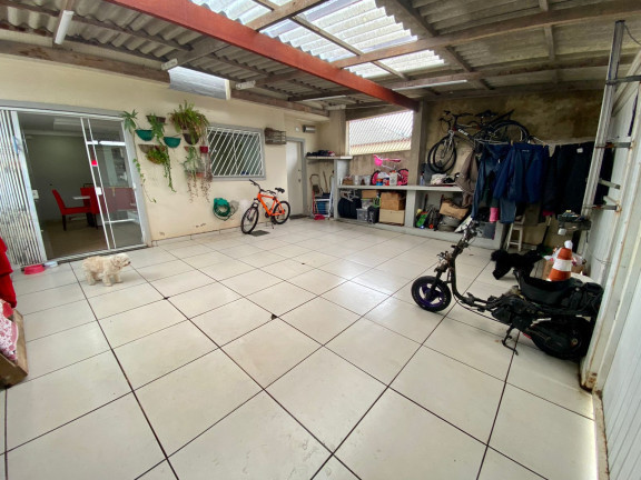 Imagem Sobrado com 4 Quartos à Venda,  em Cajuru - Curitiba
