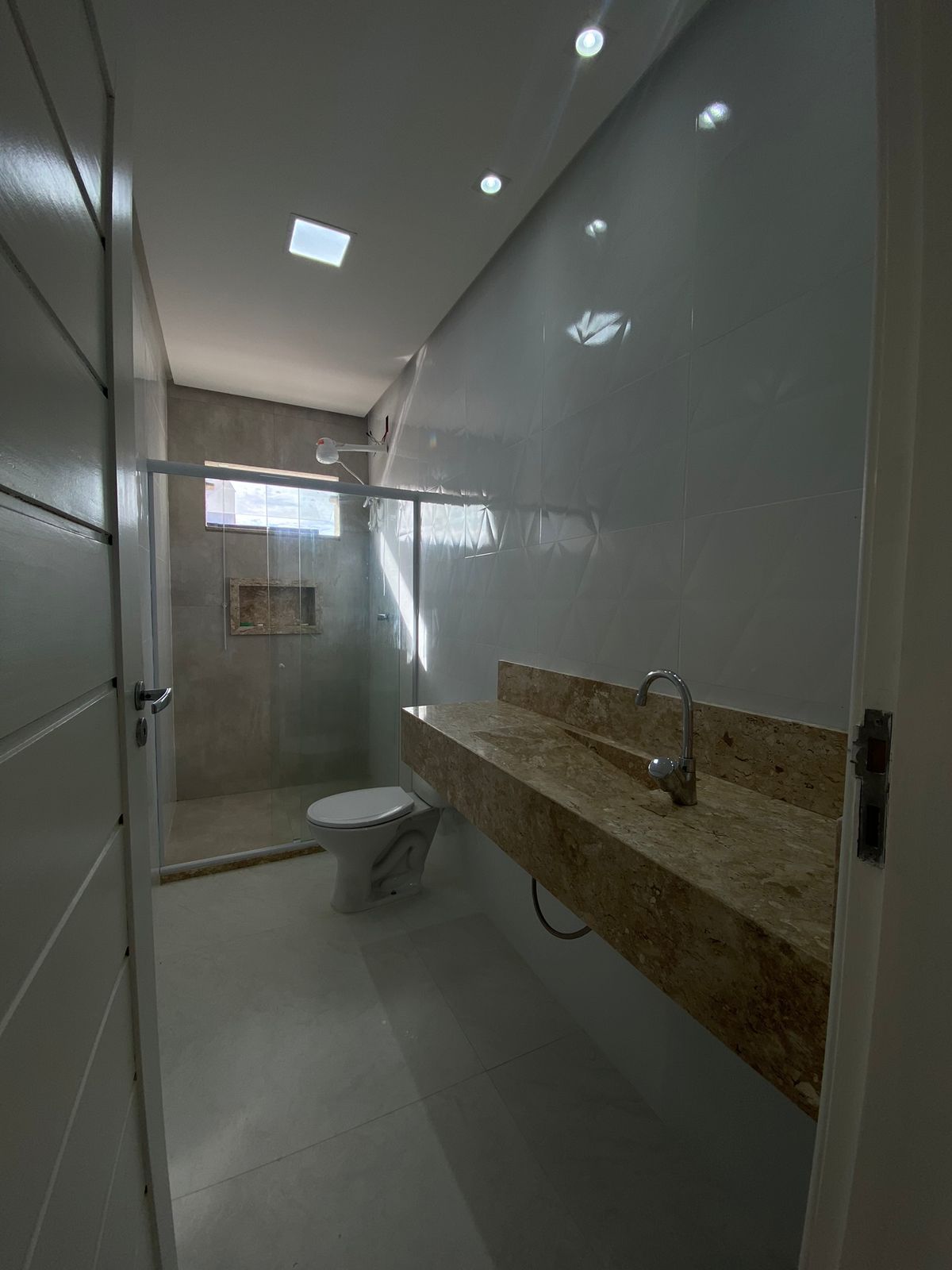 Imagem Casa com 6 Quartos à Venda, 335 m²em Alphaville (abrantes) - CAMAÇARI Imagem Casa com 6 Quartos à Venda, 335 m²em Alphaville (abrantes) - CAMAÇARI