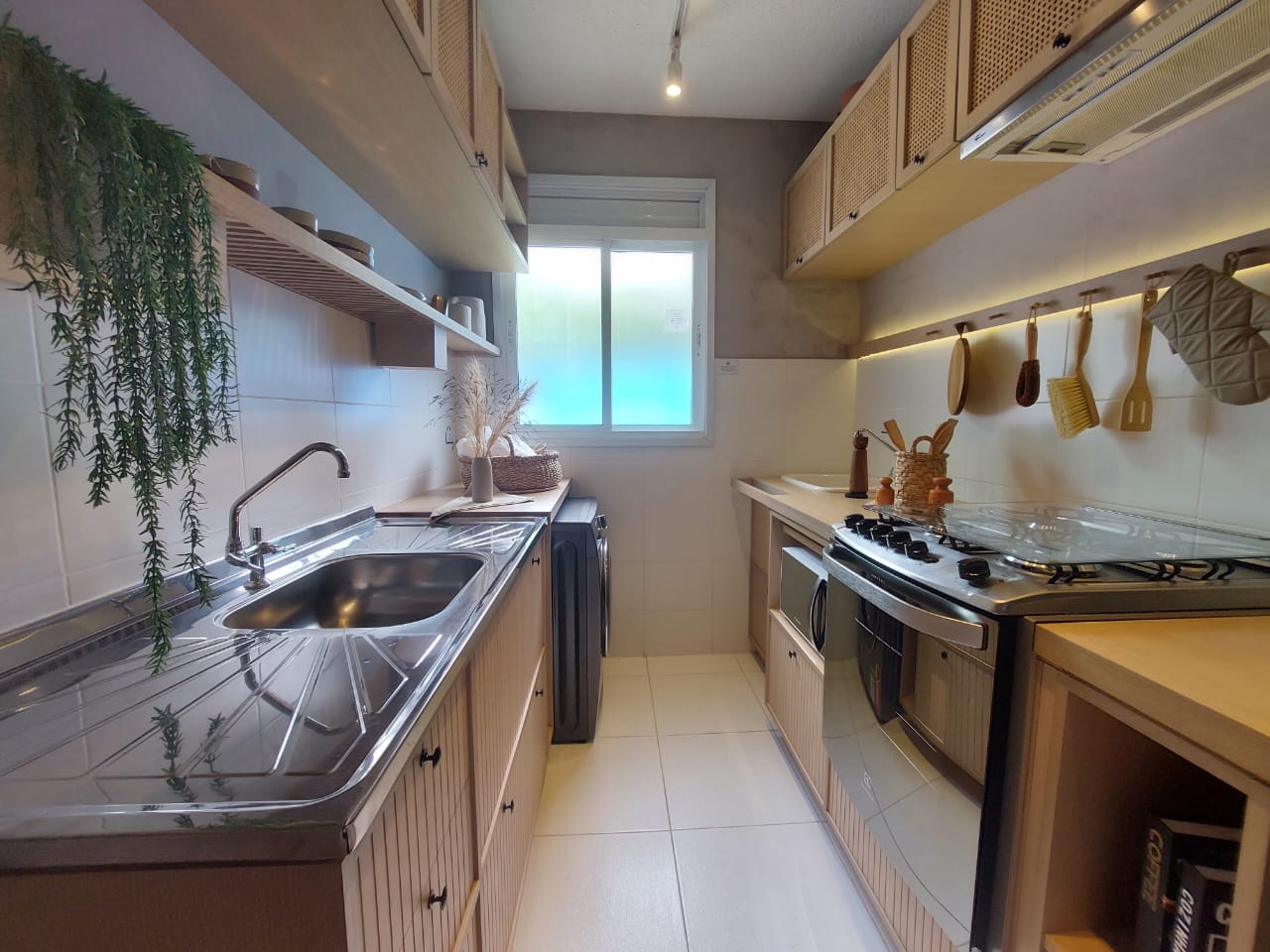 Imagem Apartamento com 2 Quartos à Venda, 44 m²em Inhoaíba - Rio de Janeiro Imagem Apartamento com 2 Quartos à Venda, 44 m²em Inhoaíba - Rio de Janeiro